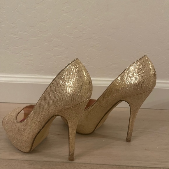 Aldo Peep Toe Heels Gold - Picture 3 of 4